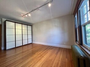 12 Lawrence Rd in Brookline, MA - Building Photo - Building Photo