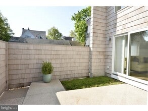 11 Greenview Ave in Princeton, NJ - Building Photo - Building Photo