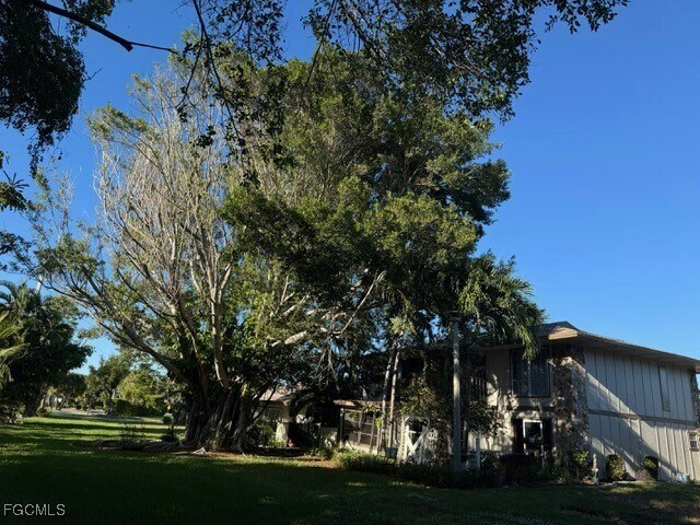 property at 4293 Island Cir