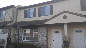 2047 Jason Dr, Unit A in Huntingdon Valley, PA - Building Photo
