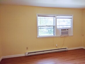 Sassafras Apartments in Bloomington, IN - Building Photo - Interior Photo