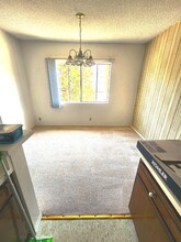 10550 Eastborne Ave in Los Angeles, CA - Building Photo - Building Photo