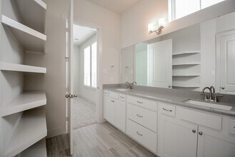 6017 Cypress St in Houston, TX - Building Photo - Building Photo