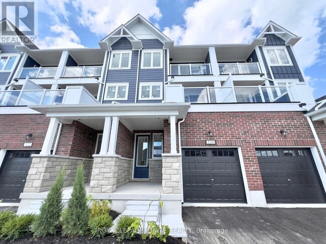 property at 520 Hudson Cres