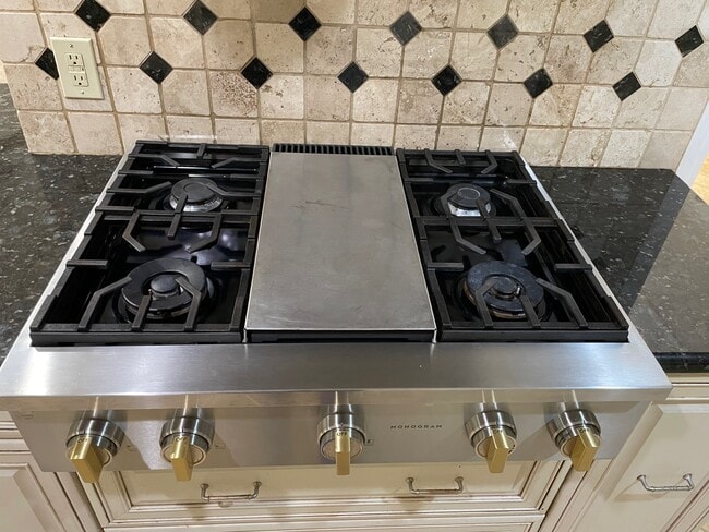 property at 737 Robin Ln