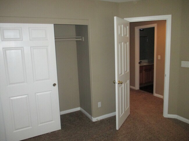 287 Red Eucalyptus Dr in Henderson, NV - Building Photo - Building Photo