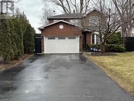 1100 Feeley Ct in Mississauga, ON - Building Photo