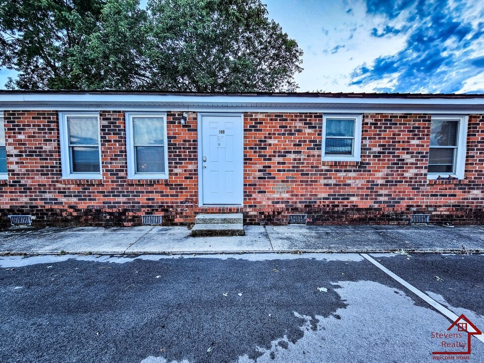 500 Skyline Dr in McMinnville, TN - Building Photo