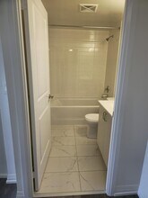 325 Yorkland Blvd in Toronto, ON - Building Photo - Building Photo