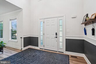 8761 Ellis Mill Dr in Gainesville, VA - Building Photo - Building Photo