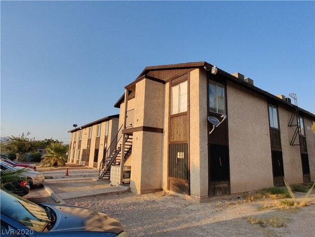 property at 717 Covington Ln