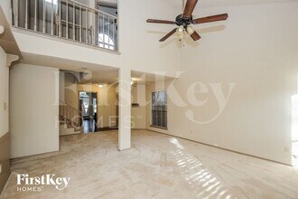 1396 Chinaberry Dr in Lewisville, TX - Foto de edificio - Building Photo