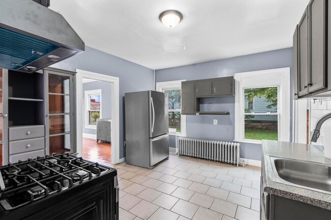 property at 1105 N Main St