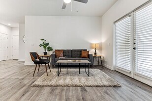 9450 W Cabela Dr in Glendale, AZ - Building Photo