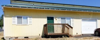 101 4th St in Cheney, WA - Building Photo