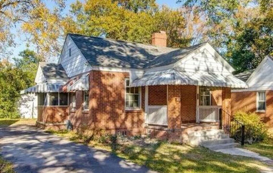 613 Joan St in Columbia, SC - Building Photo