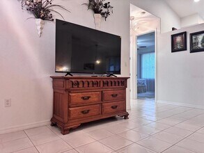 219 Venetia Ave in North Port, FL - Building Photo - Building Photo
