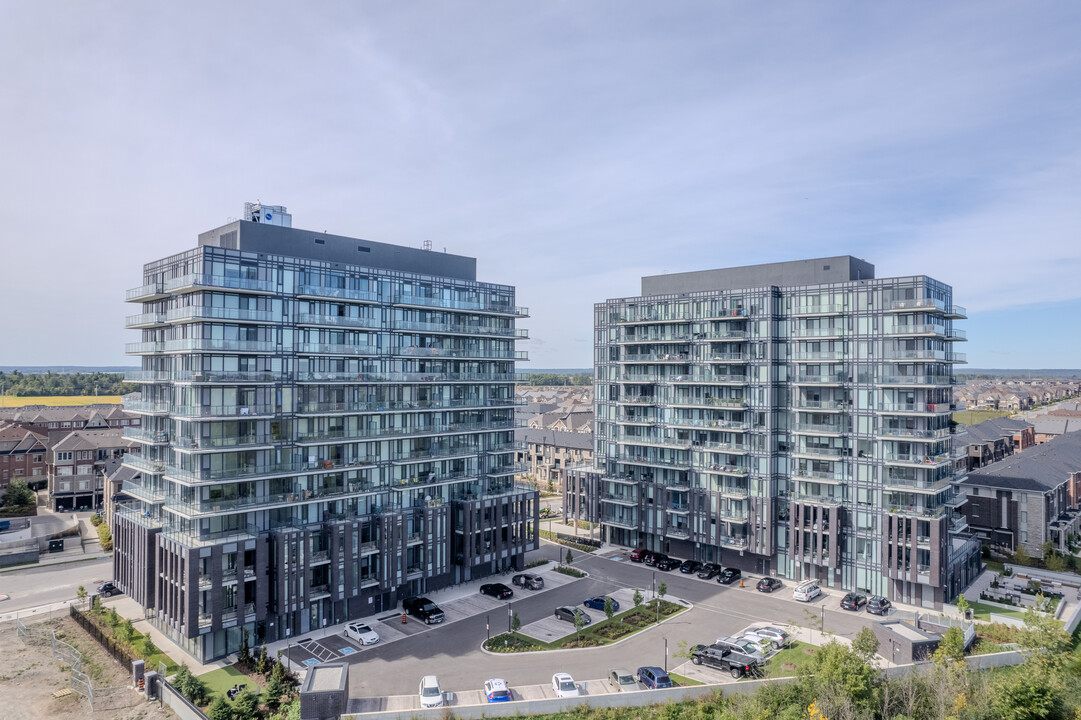 Mont Vert Condos in Brampton, ON - Building Photo