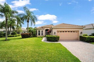 8382 Danbury Blvd in Naples, FL - Building Photo