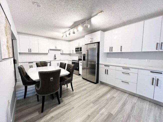 118 1st Terrace in West Palm Beach, FL - Building Photo - Building Photo