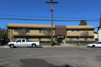 Altadena manor apartment in San Diego, CA - Building Photo - Building Photo