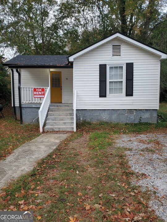 14 Richard Allen Dr in Newnan, GA - Foto de edificio