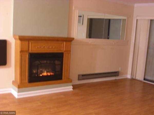 925 30th Ave S, Unit 305 in Minneapolis, MN - Foto de edificio - Building Photo