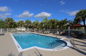 Vero Green Apartments in Vero Beach, FL - Building Photo - Building Photo