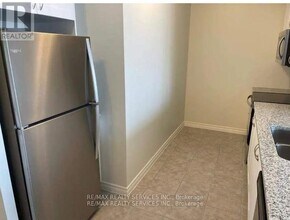 349 Rathburn Rd W in Mississauga, ON - Building Photo - Building Photo