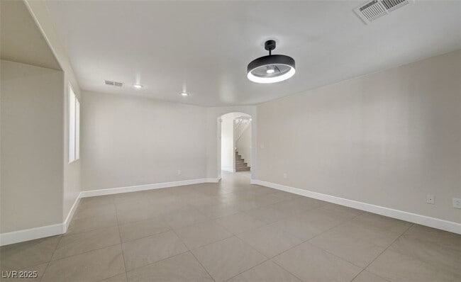 5733 Rose Tiara Dr in Las Vegas, NV - Building Photo - Building Photo