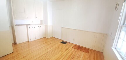 218 N Oakland Ave in Green Bay, WI - Foto de edificio - Building Photo