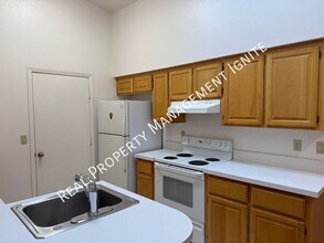 1115 NE Hidden Valley Dr in Bend, OR - Building Photo - Building Photo