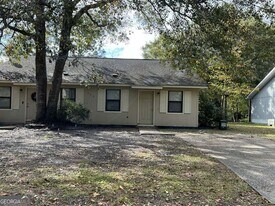 155 E Lakemont Dr in Kingsland, GA - Building Photo