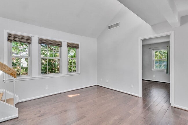 525 Bashford Ln in Alexandria, VA - Building Photo - Building Photo