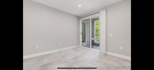 9245 Regents Rd in San Diego, CA - Building Photo - Building Photo