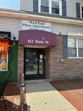 422 Main St in East Haven, CT - Building Photo - Building Photo