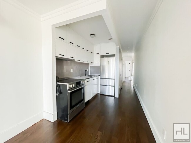 Carroll Gardens 2-Bed 1-Bath / In Unit W&D, Unit 2L in Brooklyn, NY - Foto de edificio - Building Photo