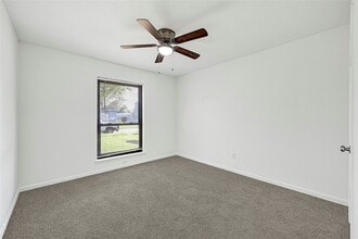 10206 Sagebluff Dr in Houston, TX - Building Photo - Building Photo