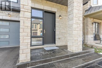 1288 Queens Plate Rd. in Oakville, ON - Building Photo - Building Photo