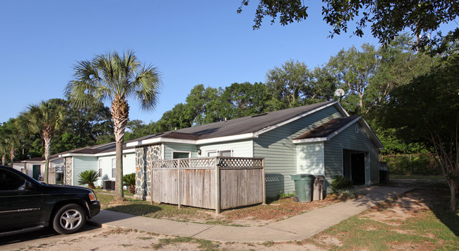 8309 Country Walk Dr in Pensacola, FL - Building Photo - Building Photo