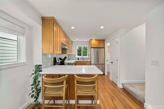 8454 25th Ave SW in Seattle, WA - Building Photo - Building Photo