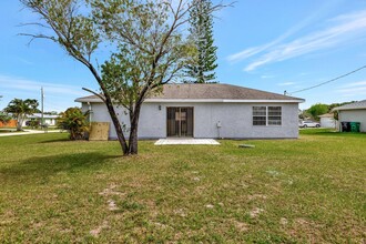 2502 SE Caladium Ct in Port St. Lucie, FL - Building Photo - Building Photo