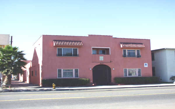 927 Magnolia Ave in Long Beach, CA - Building Photo - Building Photo