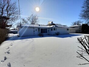 2946 Knollwood Ln in Glenview, IL - Building Photo - Building Photo