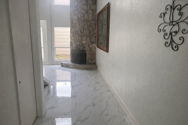 12255 W Village Dr in Houston, TX - Building Photo - Building Photo