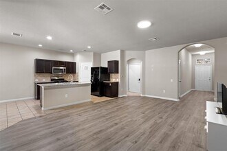 13809 Harrisglenn Dr in Pflugerville, TX - Building Photo - Building Photo