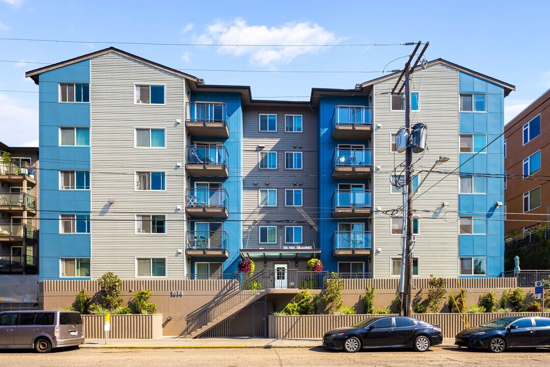 1614 Summit Ave in Seattle, WA - Building Photo