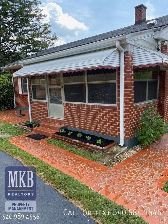 6099 Franklin Rd in Roanoke, VA - Building Photo - Building Photo