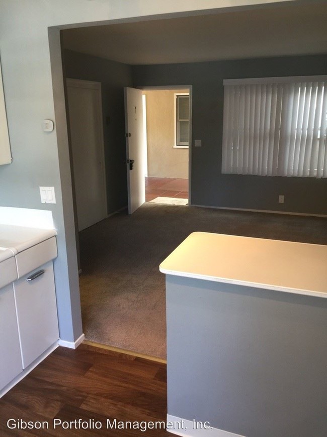 48 Birch St in Redwood City, CA - Building Photo - Building Photo