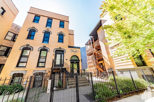 property at 1912 N Lincoln Ave